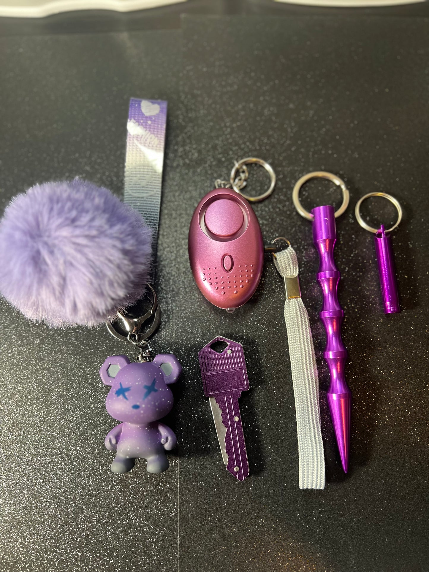 5 PIECE KEYCHAIN SET