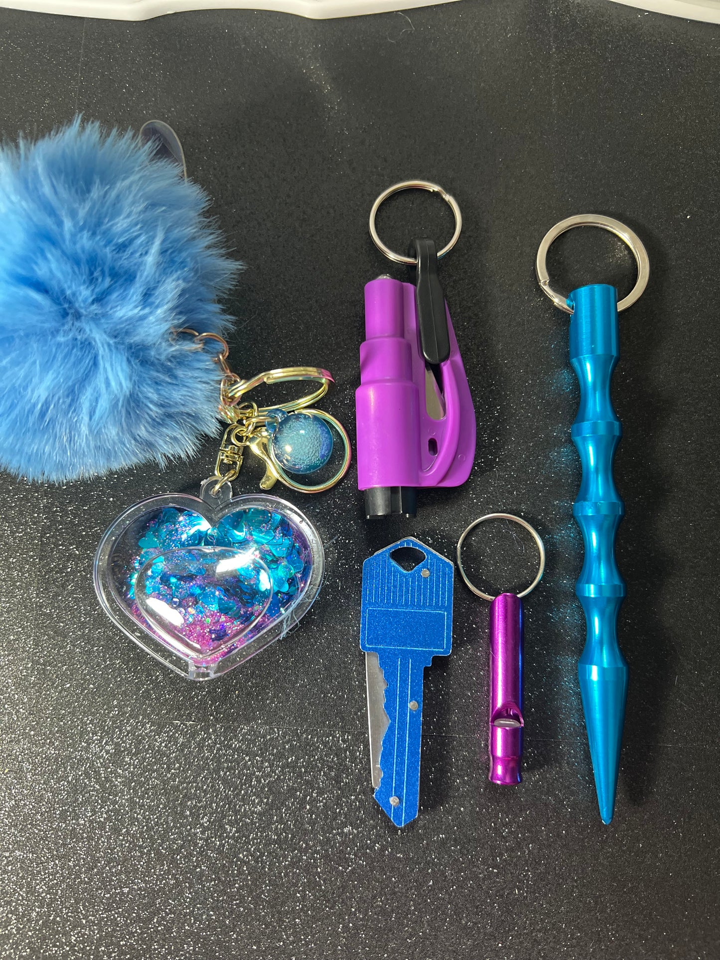 5 PIECE KEYCHAIN SET