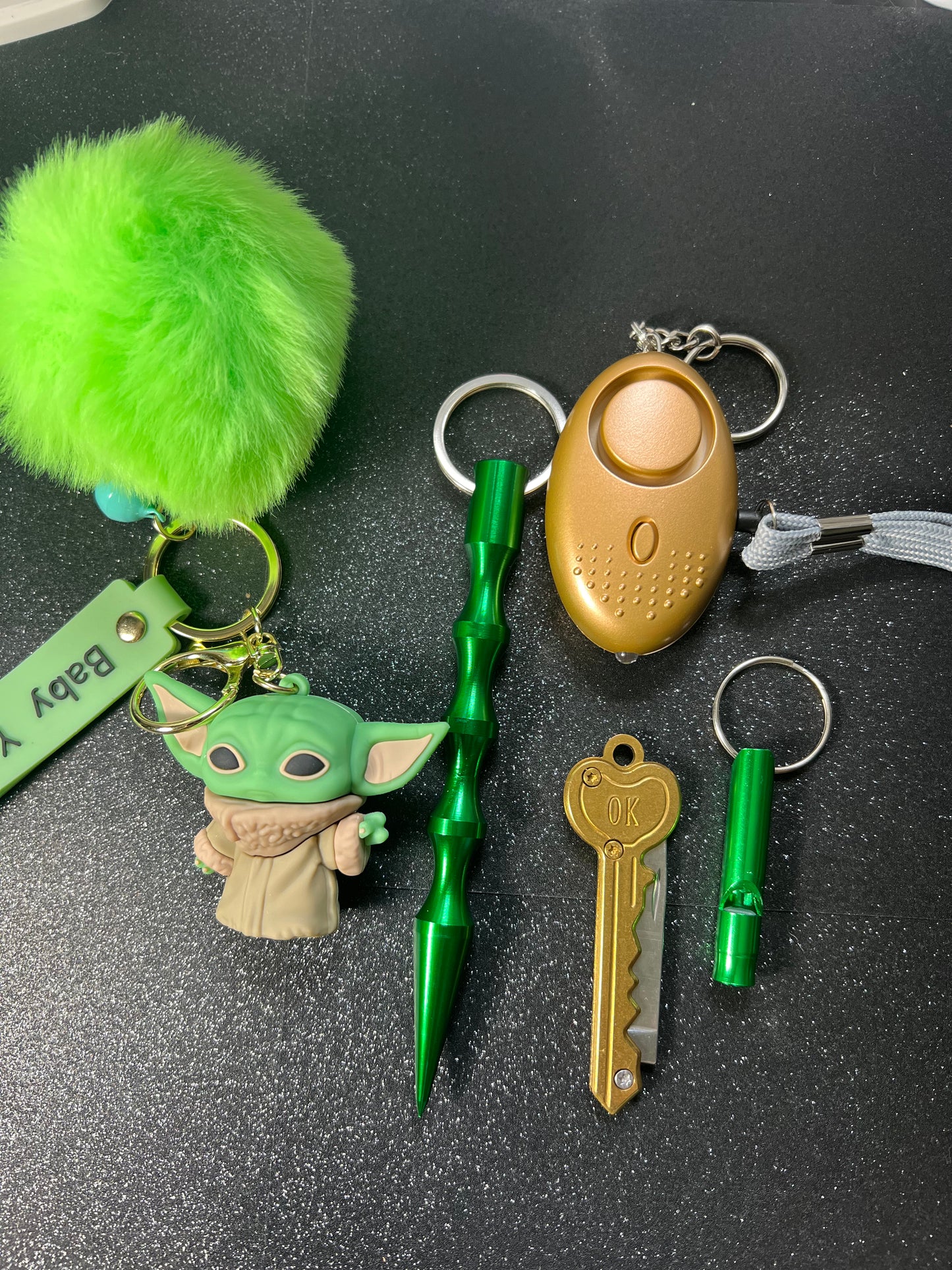 5 PIECE KEYCHAIN SET